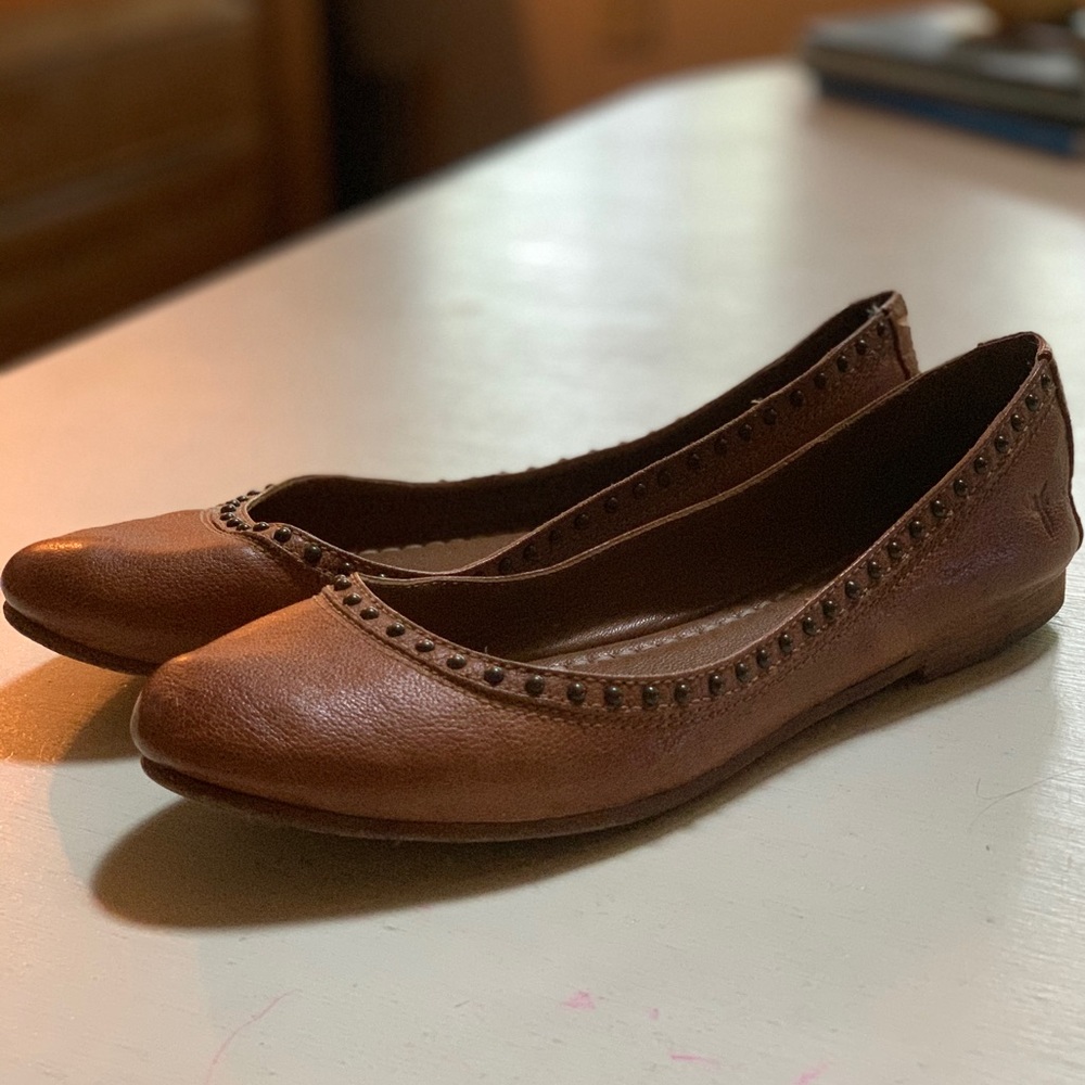 Frye women’s flats 7.5 brown shoes studded